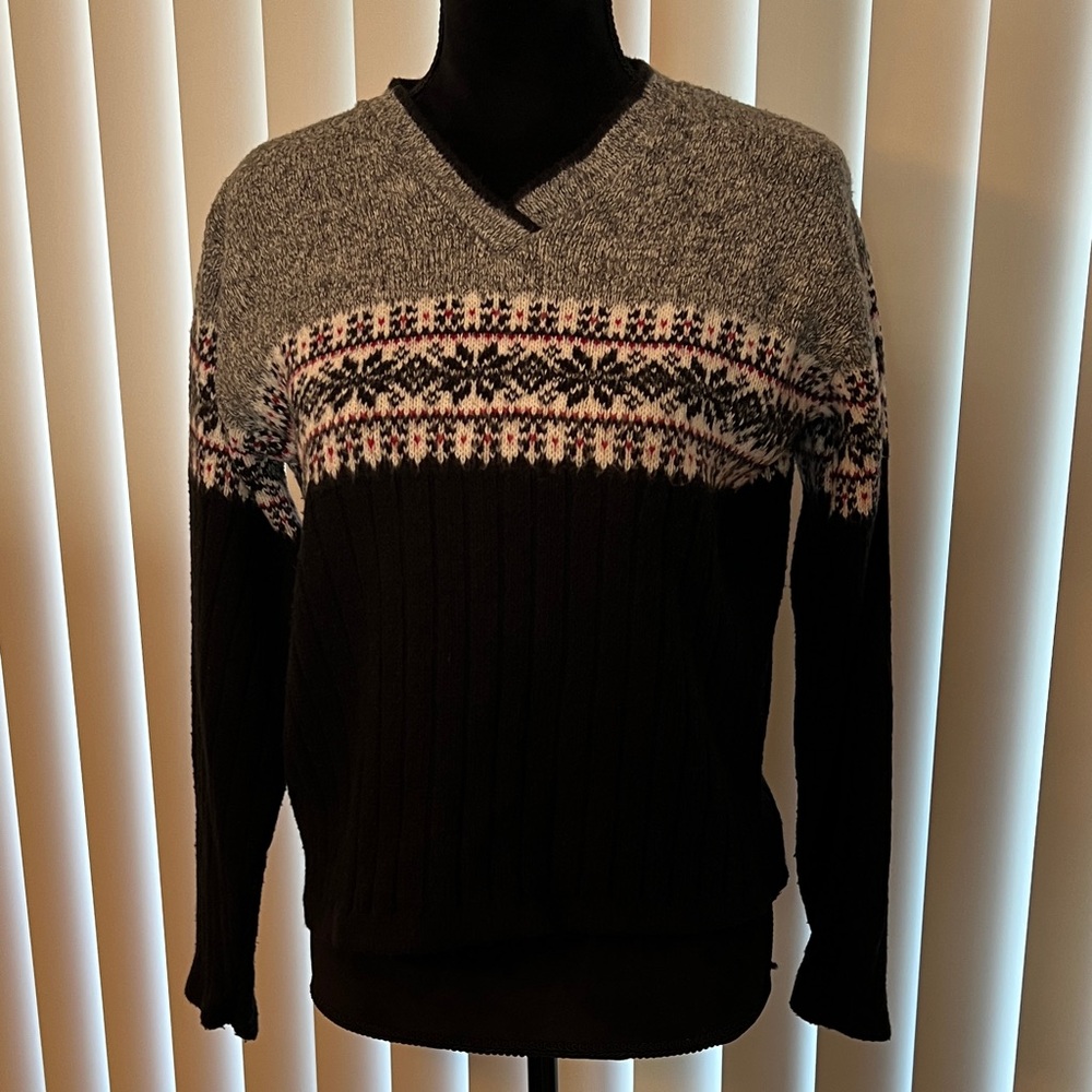 Ladies Black and Gray Patterned Sweater